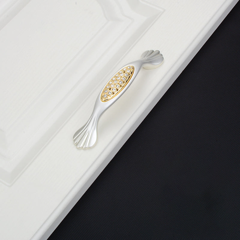 VICKI BROWN K9 Crystal Cabinet Handles Knobs European Modern Simple Cupboard Shoe Cabinet Wardrobe Door Pull Embedded with Crystal Diamonds 12 Pcs