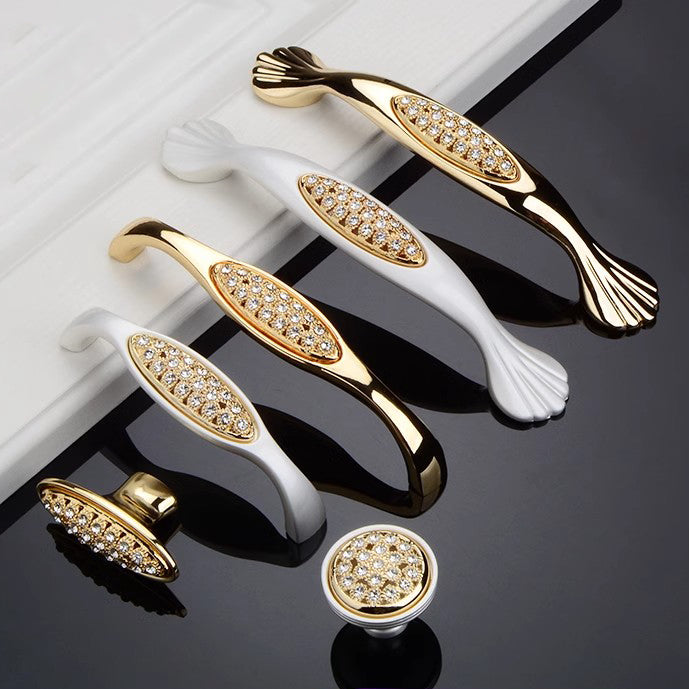 VICKI BROWN K9 Crystal Cabinet Handles Knobs European Modern Simple Cupboard Shoe Cabinet Wardrobe Door Pull Embedded with Crystal Diamonds 12 Pcs