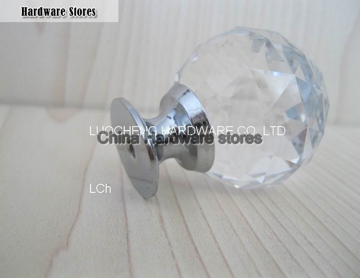 30 PCS / LOT 40MM CLEAR CUT CRYSTAL KNOBS ON SMALL CHROME BRASS BASE 30 PCS / LOT 40MM CLEAR CUT CRYSTAL KNOBS ON SMALL CHROME BRASS BASE