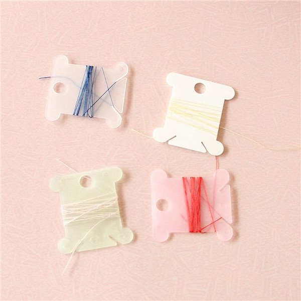 2015 new arrival 100 pcs plastic thread bobbins for embroidery floss craft storage holder board card color random