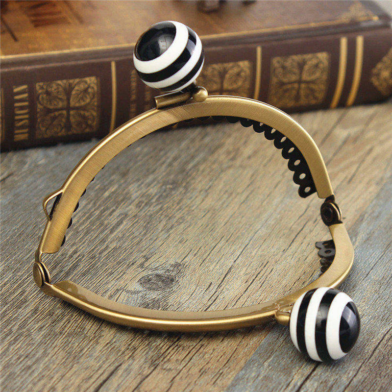 2015 selling retro carved diy small metal purse bag frame kiss clasp lock wallet clip bronze tone 8.5cm x7cm