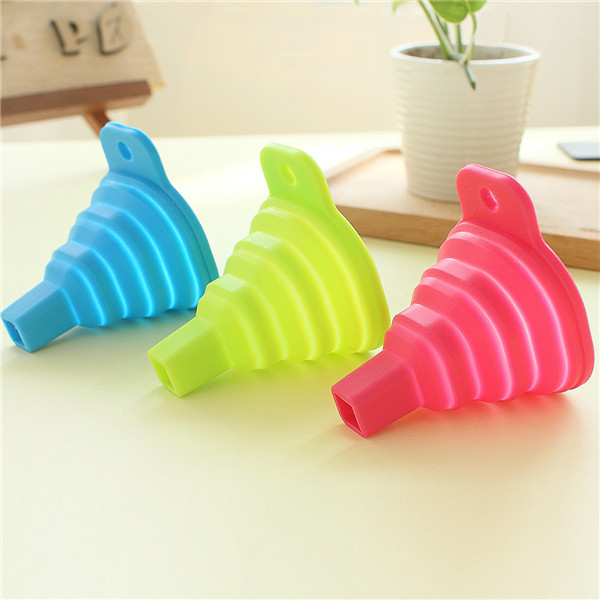 cute mini silicone gel practical foldable funnel collapsible hopper funnel of wine oil portable retractable kitchen tool
