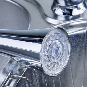 single handle chrome centerset pull-out kitchen faucet