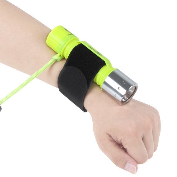 yellow 1600lm waterproof cree xml t6 led diving flashlight torch 60m underwater depth diver led flash light lamp with wristband